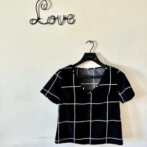 Boutique Black Striped Half Sleeve Casual Top - S